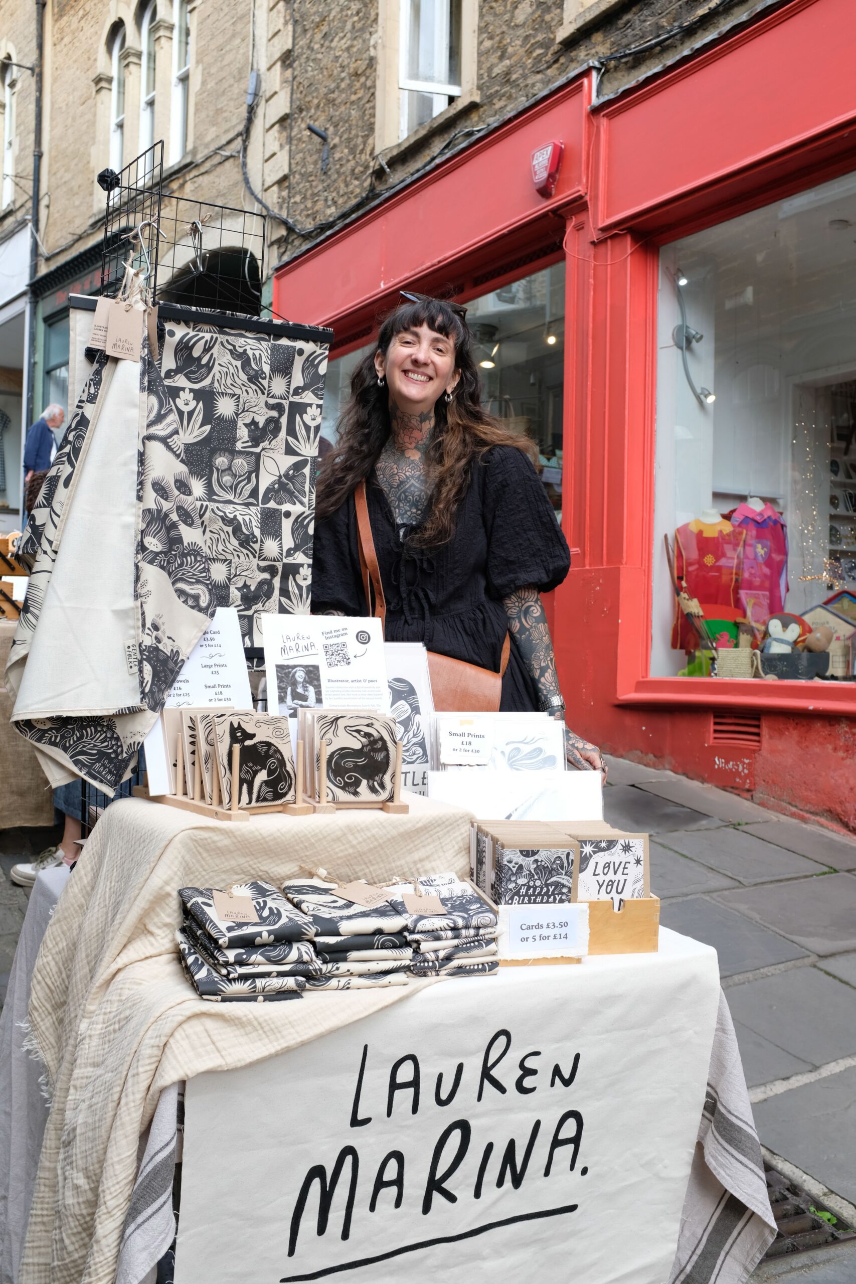 Selling at an art market