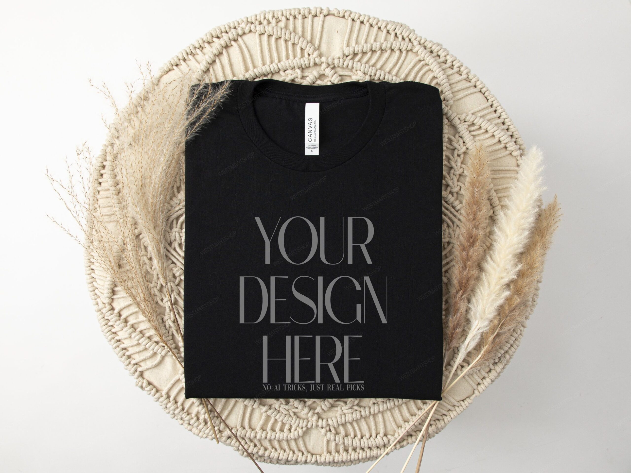 Maquette pliée en toile Bella noire 3001, modèle 3001 noir de style bohème, maquette de t-shirt POD, modèle de maquette de T-shirt femme en toile Bella