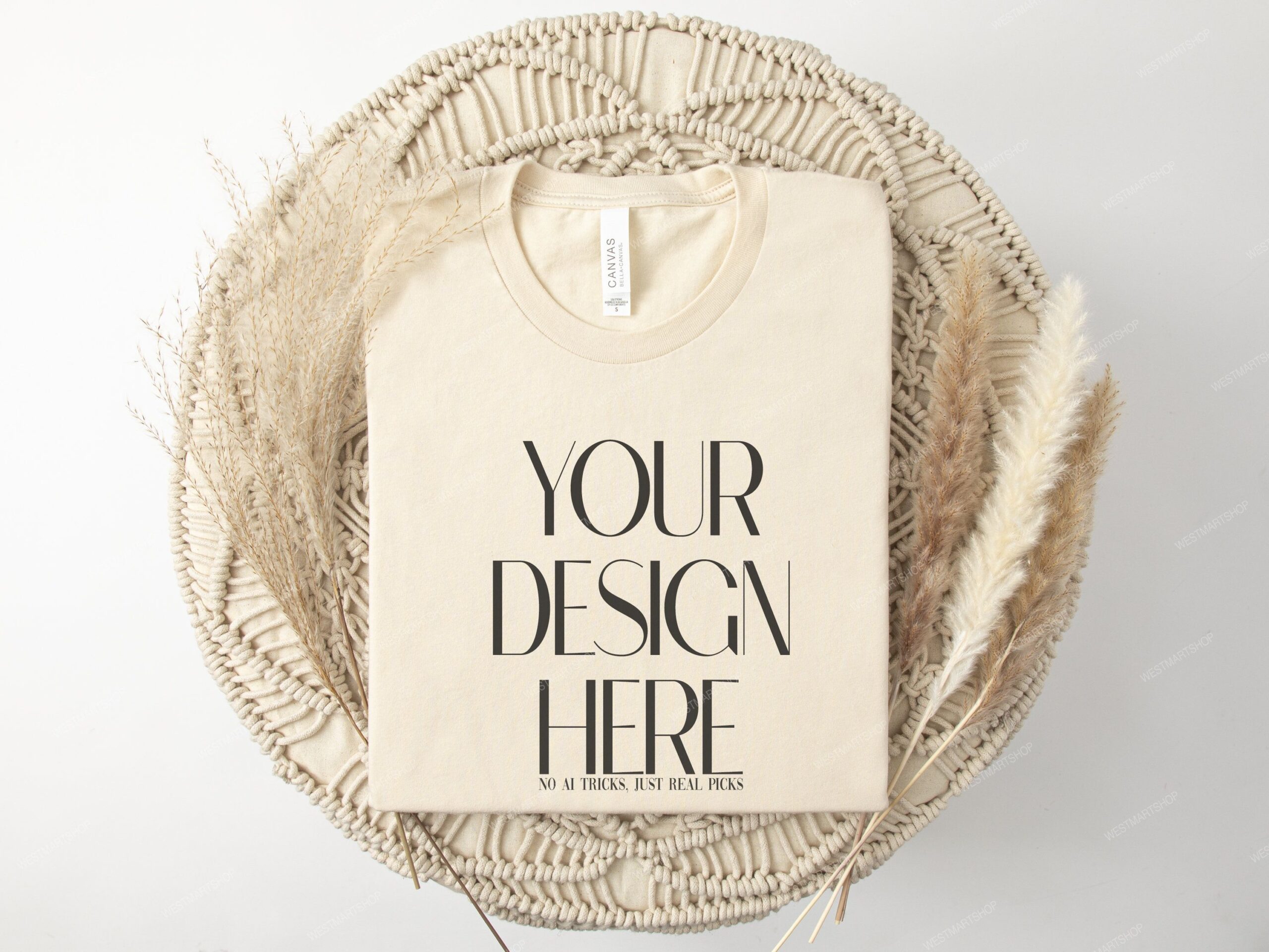 Maquette pliée en toile naturelle 3001 Bella, Maquette 3001 de style bohème naturel, Maquette de t-shirt POD, Maquette de modèle à plat de T-shirt Bella en toile pour femme