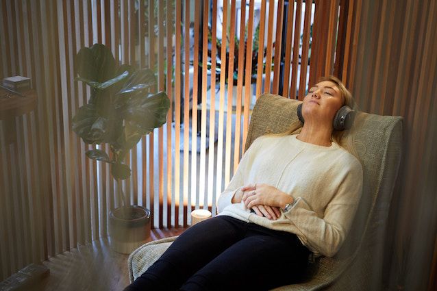 Stress in the city. Drop in Meditation Studios with ambient lounges help heal the minds of busy London professionals