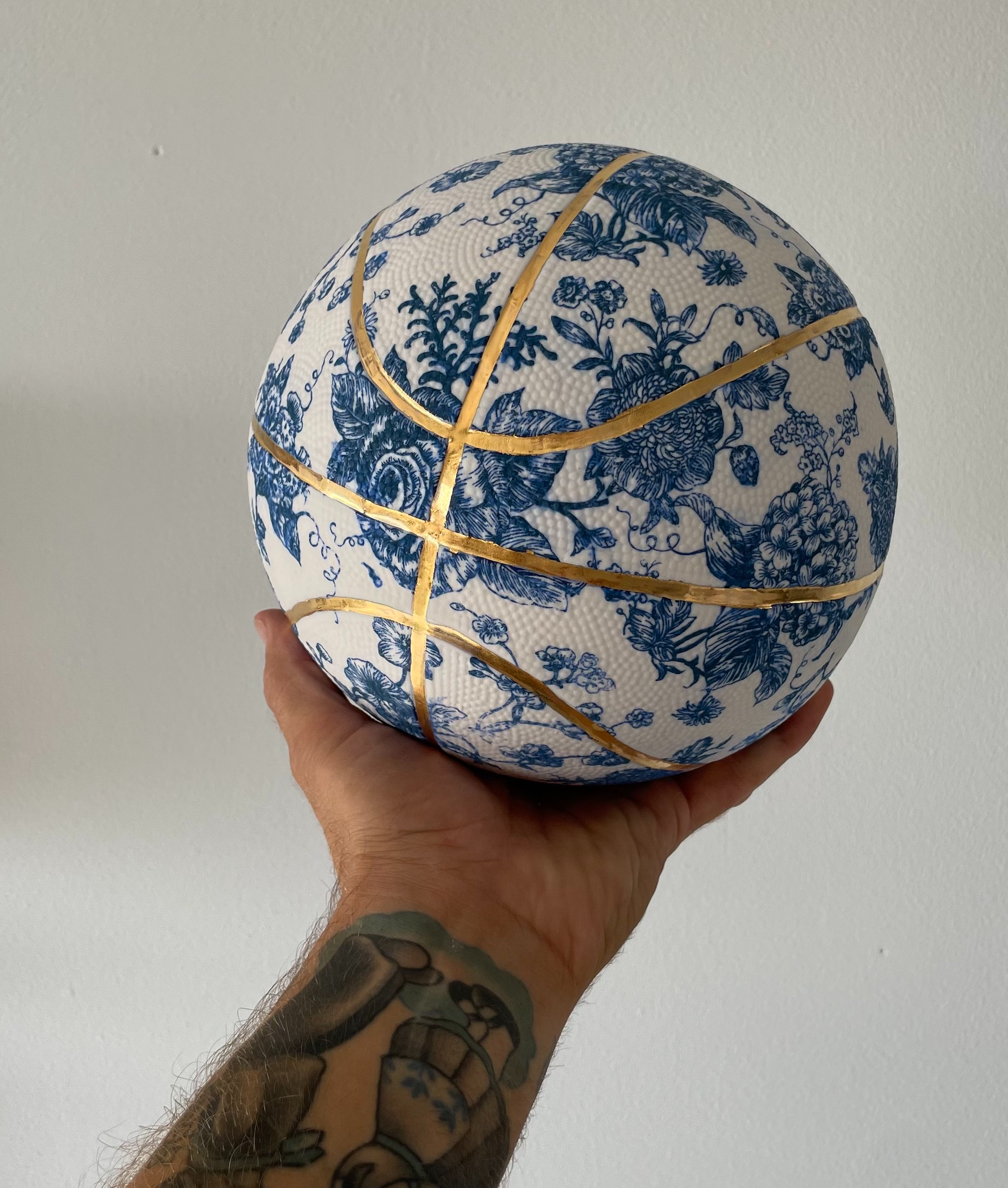 In Remarkably Realistic Sculptures, Brock DeBoer Preserves Quotidian Objects in Porcelain