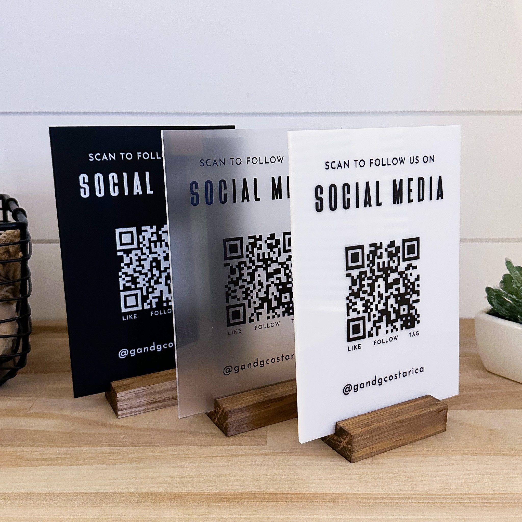 Enseigne de code QR d’entreprise personnalisée en acrylique, affichage de la numérisation pour payer, des médias sociaux et des moyens de paiement